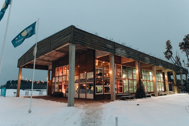 Golfa kluba mājas fasāde