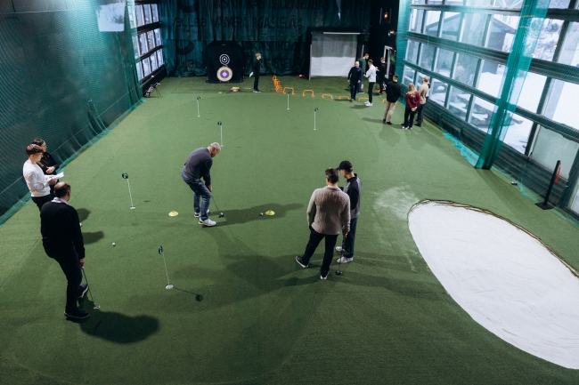 Golfa zāle - ripināšanas grīns, čipošanas zonas, smilšu bunkus